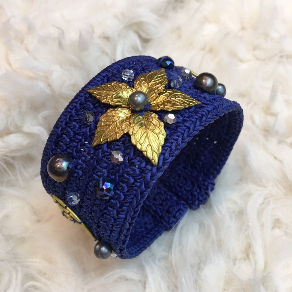 Navy Blue Flower Pearl Beaded‎ Cuff Bracelet
